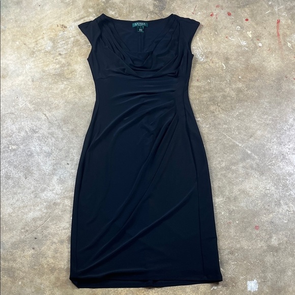 Ralph Lauren Black Midi Dress
Size: 2 - Picture 1 of 7